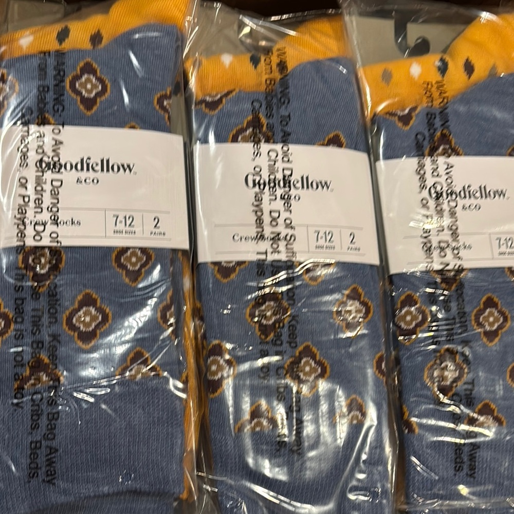 12 Goodfellow & Co Blue and Gold Patterned Crew Socks in one box